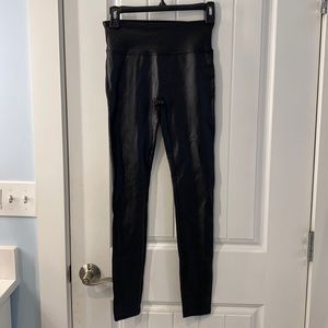 Black simmering leggings